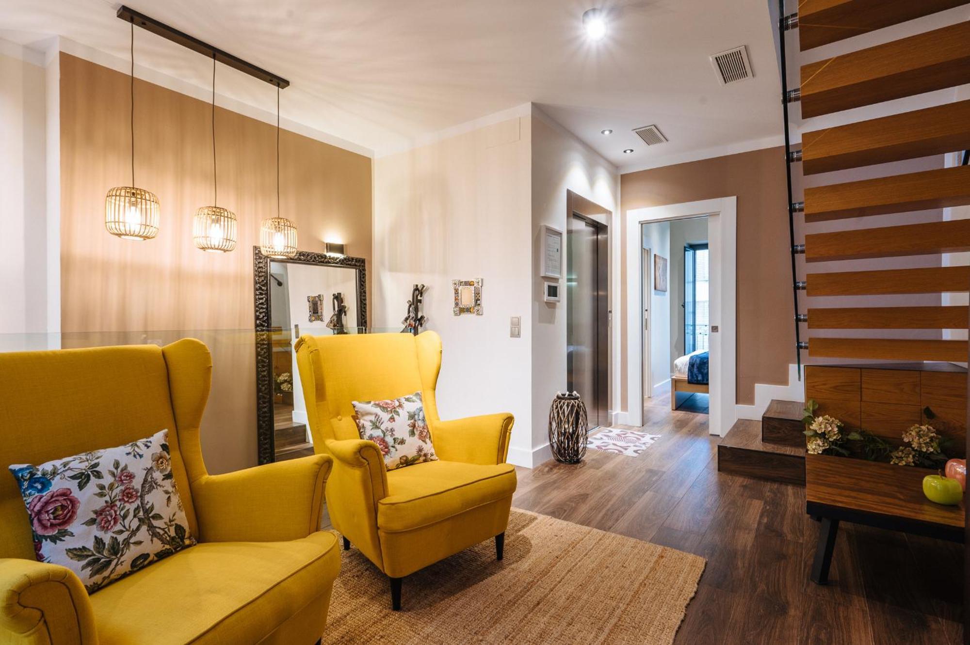 Elegant Duplex 3 Master Bedrooms And Private Seville Exterior photo