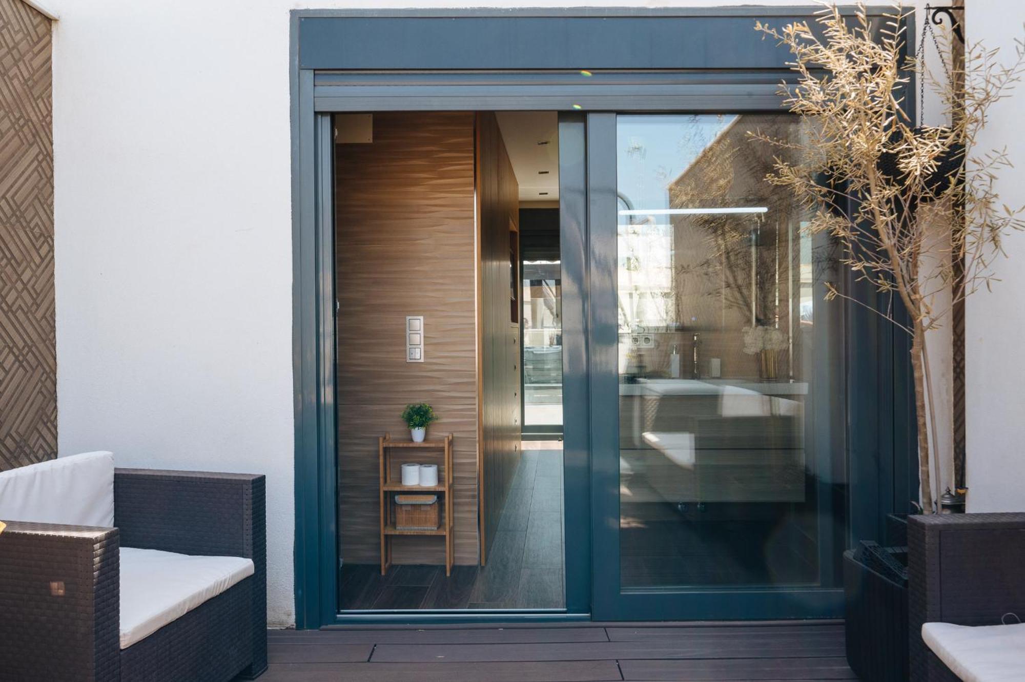 Elegant Duplex 3 Master Bedrooms And Private Seville Exterior photo