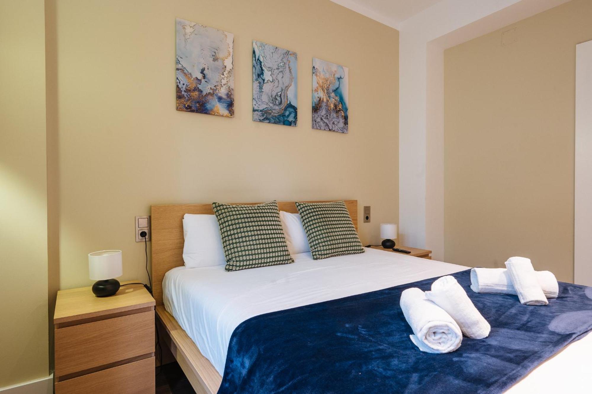 Elegant Duplex 3 Master Bedrooms And Private Seville Exterior photo